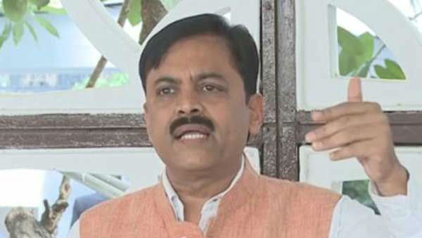 రాజధాని మార్చమని కేంద్రం చెప్పదు..