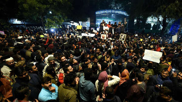  మొయినాబాద్ కు తరలింపు.. 