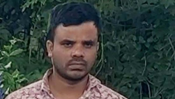 మహిళ మీద వ్యాపారి కన్ను పడింది మహిళ మీద వ్యాపారి కన్ను పడింది