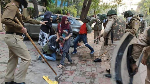 క్యాంపస్ లో ప్రవేశించి..