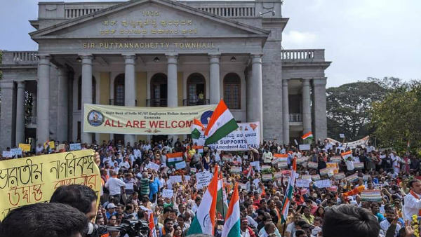 నకిలీ మతస్తుల దందా