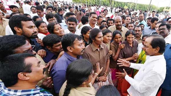 యూనియన్ నాయకులను రామాయణ యుద్ధంలో మరణించిన రాక్షసులతో పోల్చిన సీఎం యూనియన్ నాయకులను రామాయణ యుద్ధంలో మరణించిన రాక్షసులతో పోల్చిన సీఎం