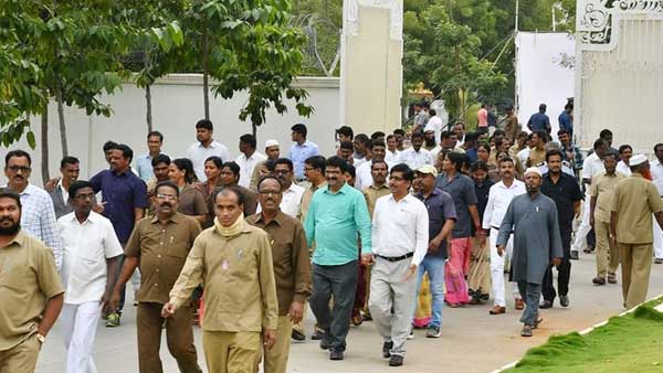 యూనియన్లకు రెండేళ్ళు ఎన్నికలు రద్దు చేసి నాయకులకు షాక్ యూనియన్లకు రెండేళ్ళు ఎన్నికలు రద్దు చేసి నాయకులకు షాక్