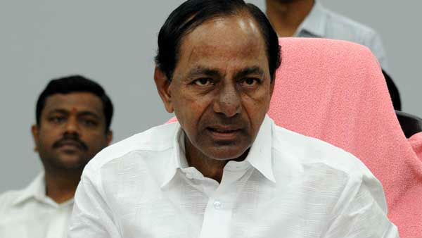 కేసీఆర్ను టార్గెట్ చేసిన జాతీయ మీడియా కేసీఆర్ను టార్గెట్ చేసిన జాతీయ మీడియా