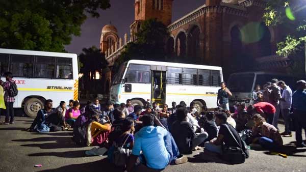 క్రిసమస్ సెలవుల దెబ్బ