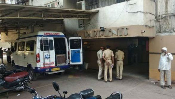 Chopped in parts, packed in suitcase, body floats to Mahim beach in Mumbai, Police launched inquiry Chopped in parts, packed in suitcase, body floats to Mahim beach in Mumbai, Police launched inquiry