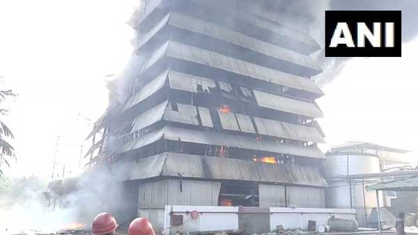 Andhra Pradesh: Fire breaks out at Srichakra Oil Mill at Peera ramachandrapuram in East Godavari district Andhra Pradesh: Fire breaks out at Srichakra Oil Mill at Peera ramachandrapuram in East Godavari district