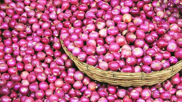 క్షణాల్లో ఉల్లి ఖాళీ 