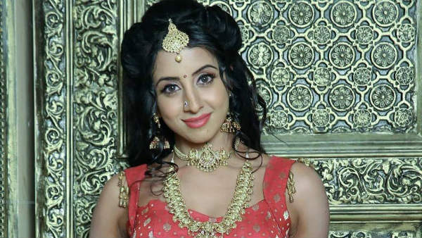 నా తల్లిని ధూషించింది నా తల్లిని ధూషించింది