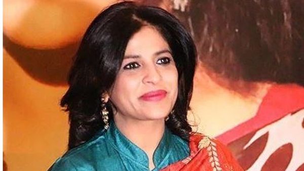 ప్రధాని మోడీ సభా వేదికపైకి అనుమతించలేదంటూ..