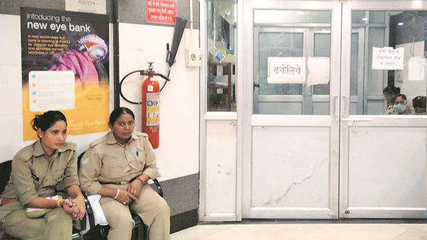 Unnao rape case victim who was set on fire by accused airlifted to Delhi Unnao rape case victim who was set on fire by accused airlifted to Delhi