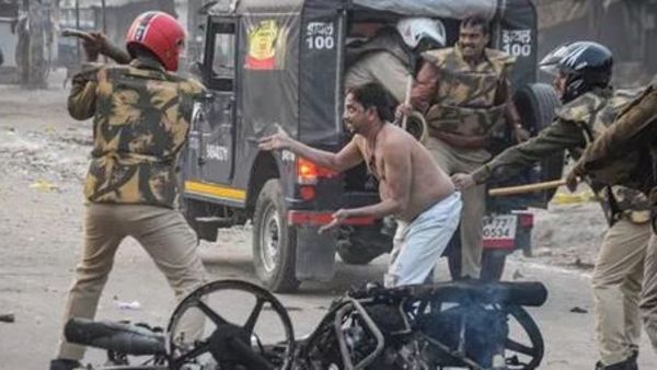 ముస్లింల ప్రార్థనలు ముగిశాక ముస్లింల ప్రార్థనలు ముగిశాక