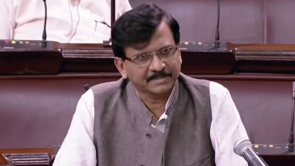 బీజేపీపై విమర్శలు గుప్పించిన శివసేన బీజేపీపై విమర్శలు గుప్పించిన శివసేన