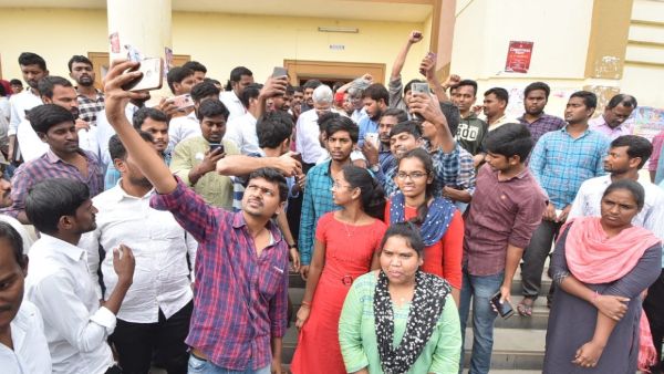 రాజ్యాంగ వ్యవస్థకు విఘాతం..