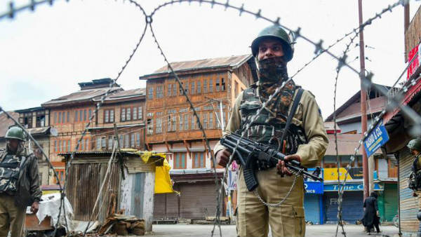 15 foreign envoys to to visit J-K today: Govt sources 15 foreign envoys to to visit J-K today: Govt sources