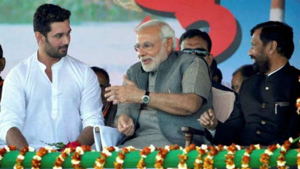 జార్ఖండ్ లో జరిగిందే ఢిల్లీలోనూ.. జార్ఖండ్ లో జరిగిందే ఢిల్లీలోనూ..