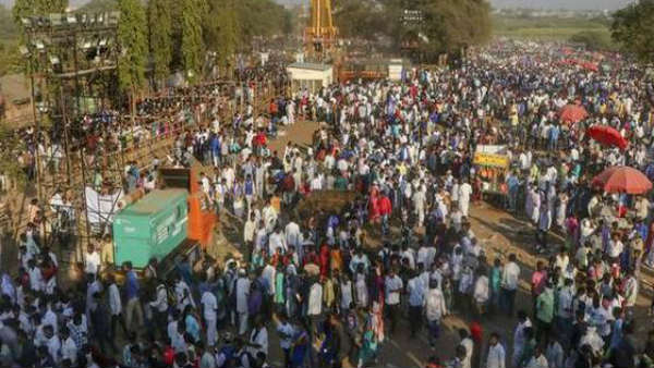 టైట్ సెక్యూరిటీ.. ఇంటర్నెట్ బంద్..