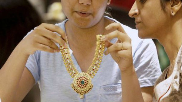 మిడిల్ ఈస్ట్ ఉద్రిక్తతతో బంగారం, వెండి ధరలు పైకి..