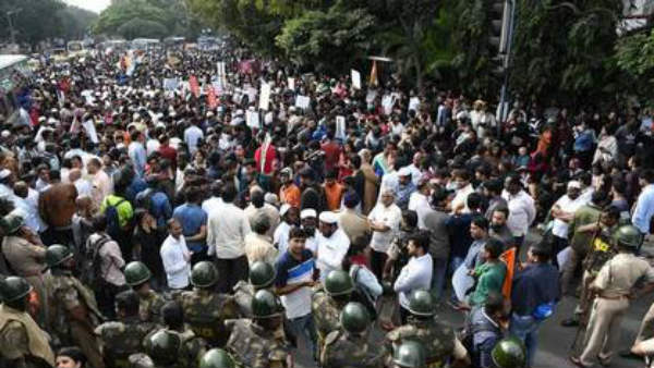 పోటీగా వైసీపీ నేతల ర్యాలీలు