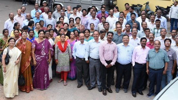 అమరావతిలో రుణాలు తీసుకుని ఫ్లాట్లు కొనుక్కున్నామన్న ఉద్యోగులు