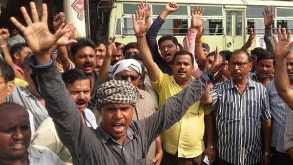 డజనుకుపైగా కార్మిక సంఘాలు..