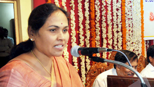 నీటి కట కట..