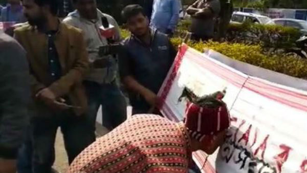 అసోంలో తీవ్రస్థాయిలో నిరసనలు