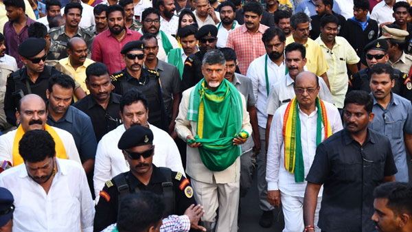 అమరావతి రైతుల కోసం జోలె పట్టానన్న బాబు