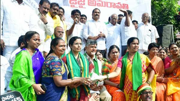 రంగంలోకి భువనేశ్వరి, బ్రాహ్మణిలు .. చంద్రబాబు వ్యూహమా ? రంగంలోకి భువనేశ్వరి, బ్రాహ్మణిలు .. చంద్రబాబు వ్యూహమా ?