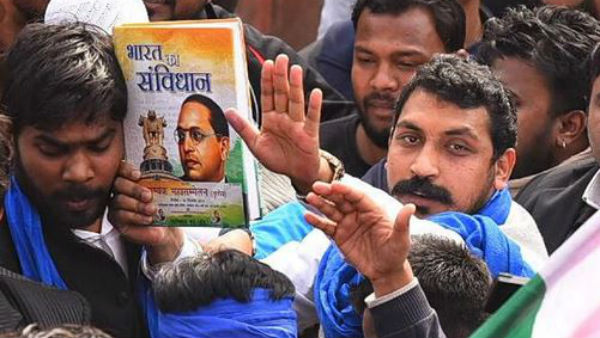 ఢిల్లీ వదిలి వెళ్లాలి.. ఢిల్లీ వదిలి వెళ్లాలి..