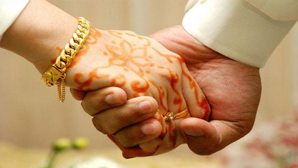 బలవంతంగా తాళి కట్టి..
