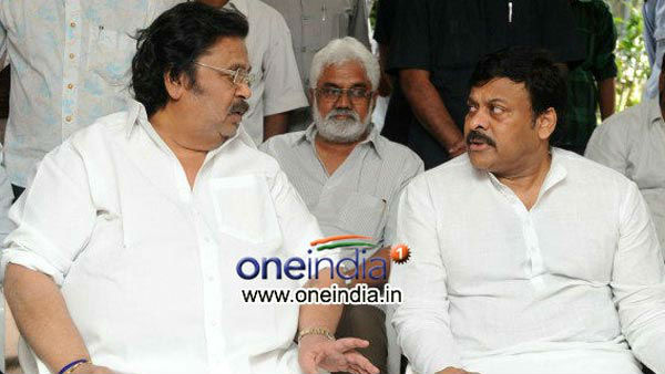 దాసరి బాద్యతలు బుజాన వేసుకున్న చిరంజీవి.. పరిశ్రమ అభివృద్ది కోసం కృషి.. దాసరి బాద్యతలు బుజాన వేసుకున్న చిరంజీవి.. పరిశ్రమ అభివృద్ది కోసం కృషి..