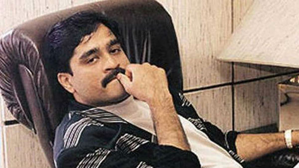 కరాచీలో మకాం..