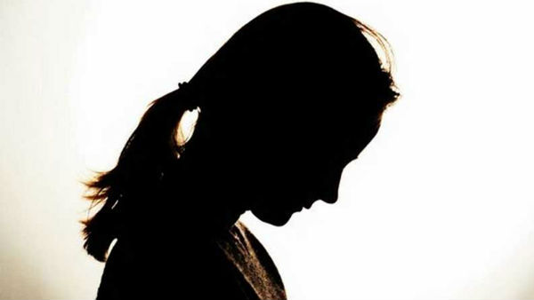 కూతురు నగ్న వీడియోలు తల్లికి పంపించి ! 