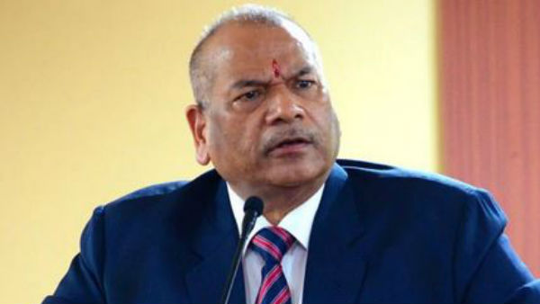 కాల్పులు జరిపిన రామ్భక్త్ గోపాల్.. కాల్పులు జరిపిన రామ్భక్త్ గోపాల్..