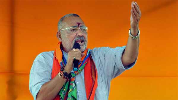 Union minister Giriraj Singh urges scientists to conduct more research on cow dung Union minister Giriraj Singh urges scientists to conduct more research on cow dung