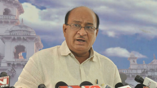  అన్ని విభాగాల్లో నైపుణ్యం ఉన్న జగన్ డీన్ అంటూ వ్యంగ్యం 