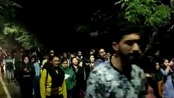 ట్యాంక్ బండ్ వద్ద.. ట్యాంక్ బండ్ వద్ద..