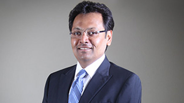  చక్కర్లు కొడుతోన్న హితల్ మెస్వానీ పేరు 