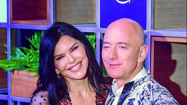 జెఫ్ బెజోస్ అర్థనగ్న ఫోటోను పంపిన ప్రియురాలు