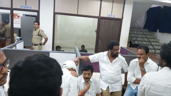 జనసేన పార్టీ నాయకులపై కేసులు..