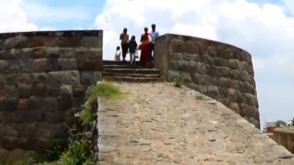 వదిలేయాలని వేడుకున్న ప్రేమికులు 