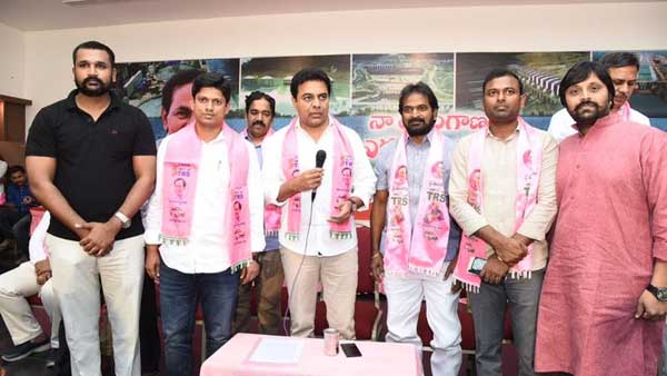 ఫేస్‌బుక్, ట్విట్టర్
