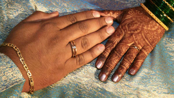 ఇంట్లో నుంచి పారిపోయిన వరుడు తండ్రి, వధువు తల్లి ఇంట్లో నుంచి పారిపోయిన వరుడు తండ్రి, వధువు తల్లి