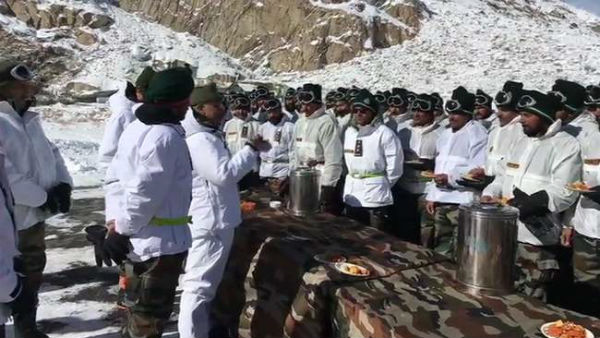 Army Chief General Manoj Mukund Naravane visits Siachen