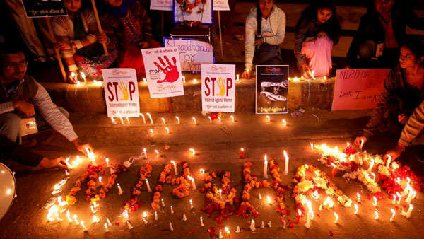 తీహార్ జైలు అధికారుల చేతికి డెత్ వారెంట్..