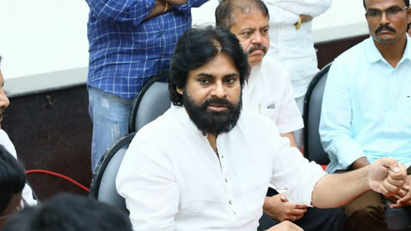 పోలీసుల్ని రౌడీలుగా మార్చారు.. పోలీసుల్ని రౌడీలుగా మార్చారు..