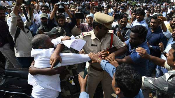 ఆధార్ ఉంటే బయటకి రావలా..?