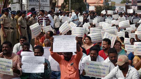  రాజధాని పై స్టాండ్ చెప్పకుంటే సంక్రాంతి మూడు రోజులు థియేటర్లు బంద్ చేస్తాం అని అల్టిమేటం