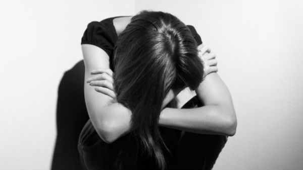 తప్పించుకోవాలని హీరో ట్రై చేసినా..